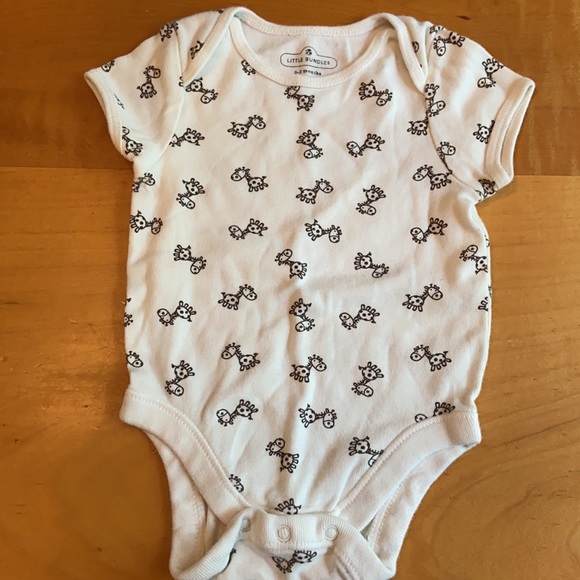 Old Navy 0-3 Months “Little Bundles” Set. - Picture 5 of 9